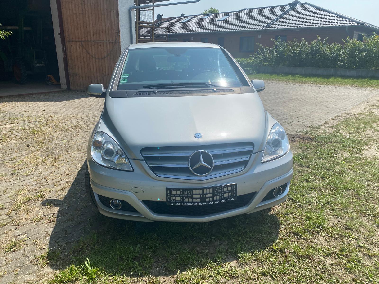 Mercedes B